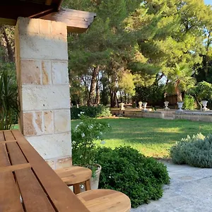  Bed & Breakfast Palazzo De Carlo E Il Parco Dei 7 Pozzi Italy