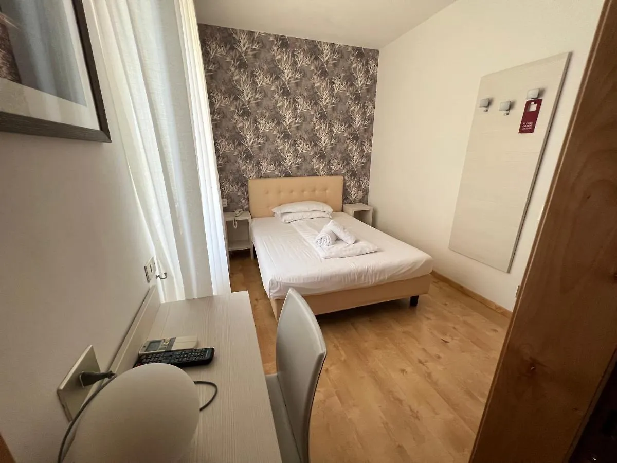 Albergo San Remo Malcesine 2*,